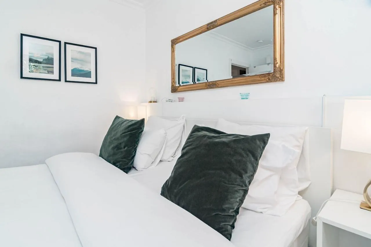 Sat2 - Modern 2 Bedroom Apartment With Ocean View Marbella 0*,  Espanha